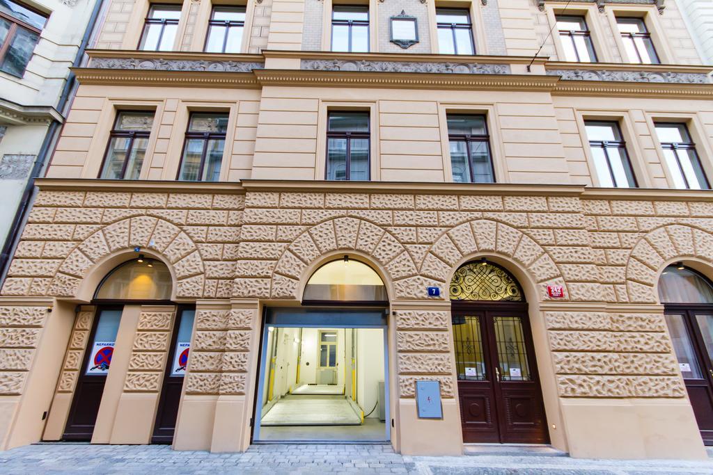 Glamour Excellent Praha